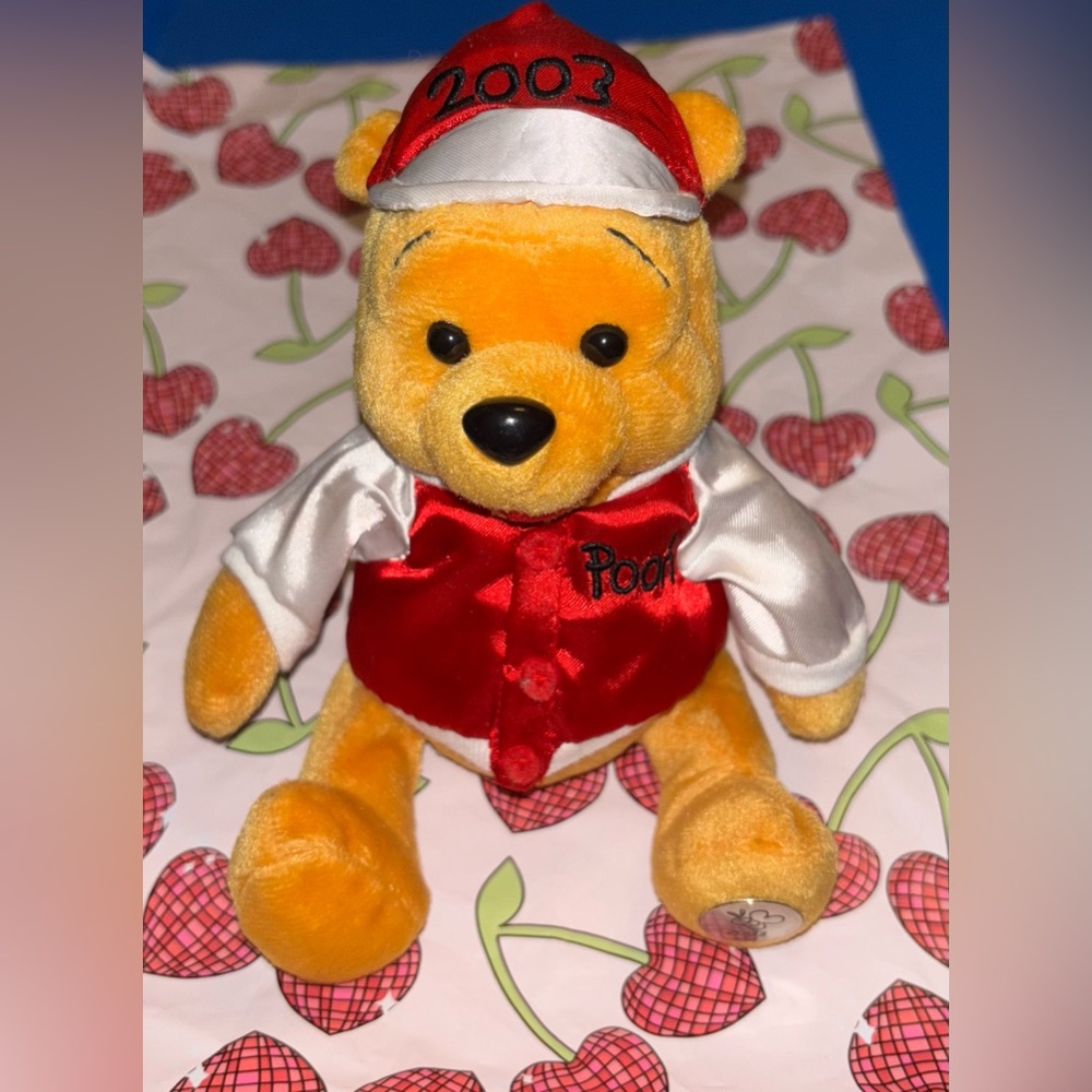 NWT Disney Beanie Baby Bean Bag Winnie The Pooh Theme Park Edition 2003